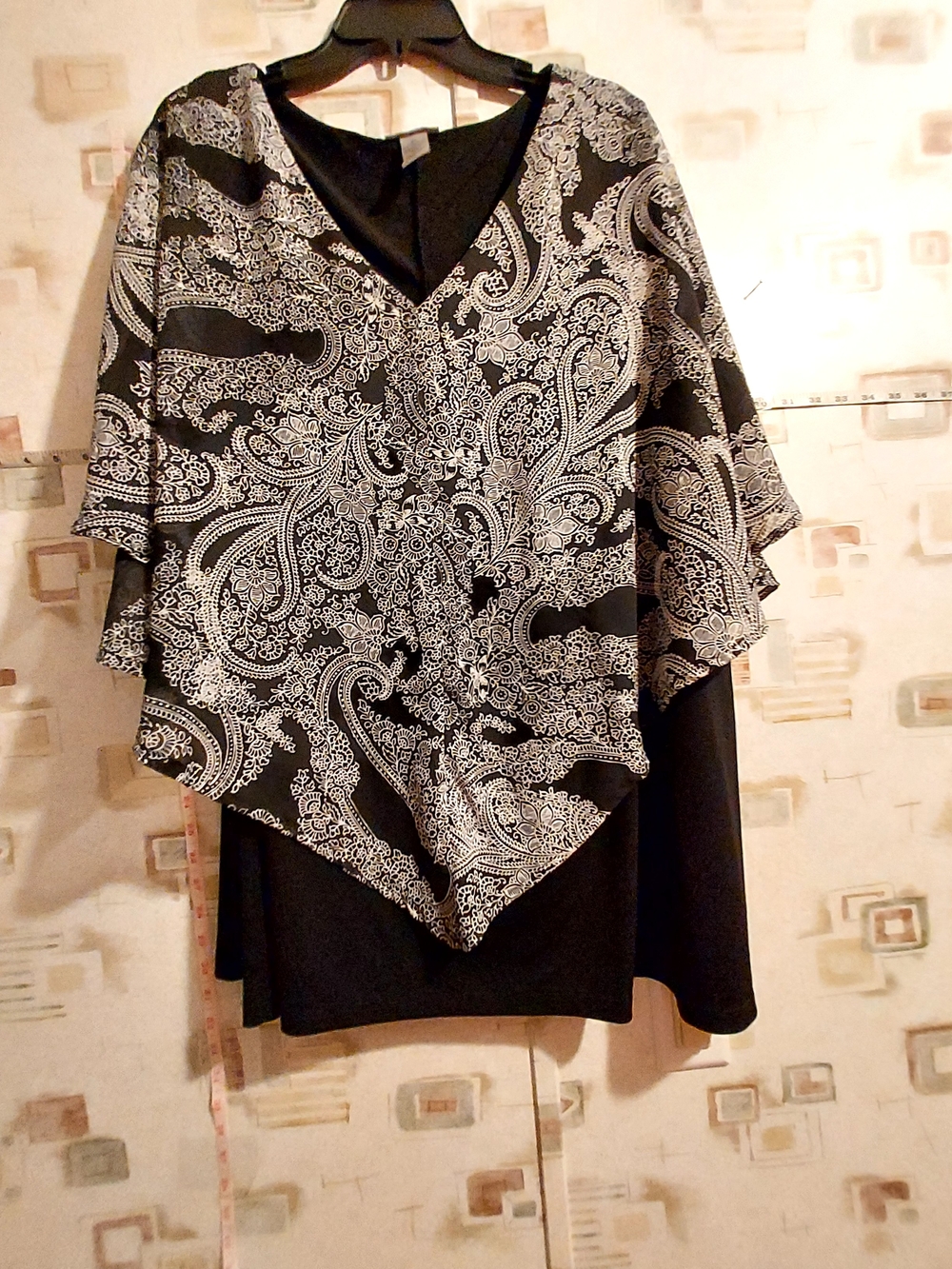 Catherines Paisley Tunic Top in Black & White Size 3X Like New